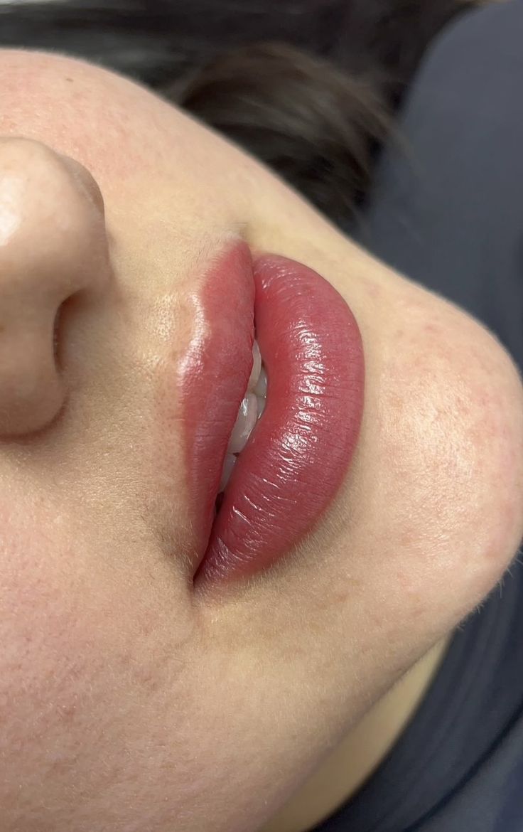 lip blushing